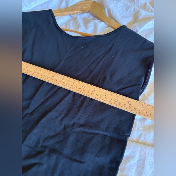 TNA Aritzia NWT hold it times t-shirt black XL open back - Picture 8 of 11